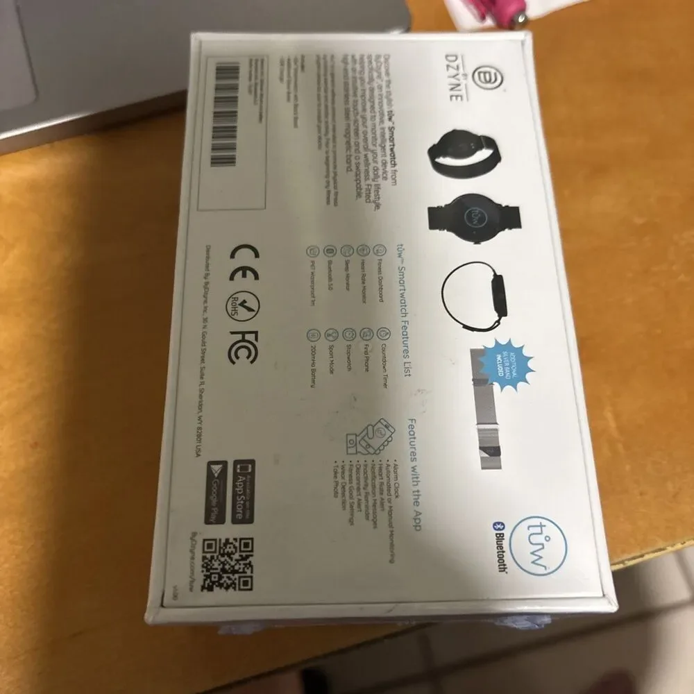 tuw Smartwatch Tracking Your Wellness DZYNE Bluetooth Extra Band USB